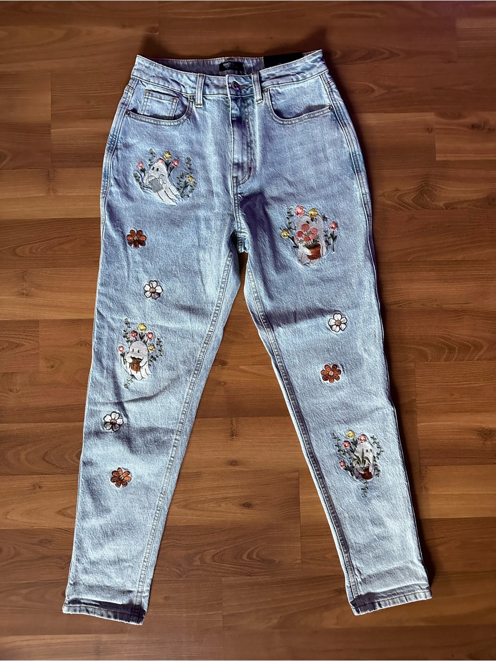 🆕 Halloween Ghost Hot Topic Light Blue High-Rise Embroidered Women’s Jeans